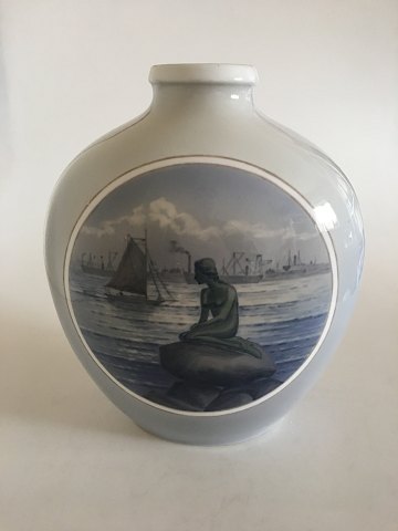 Royal Copenhagen Art Noueau Vase with motif of the Little Mermaid No 2790/2535