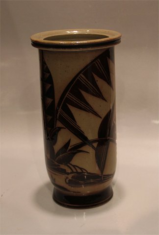 Aluminia kunstfajance 5024-5023 Aluminia Jungleserien 1932 Vase 24 cm "Spidse 
Palmeblade på Øe" Nils Thorsson 
