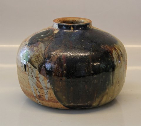 Conny Walther Danish Art pottery Vase 13,5 x 19 cm