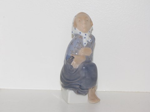 Royal Copenhagen figurine
Little Matchgirl