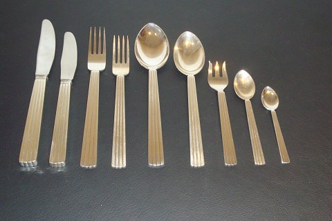 Silver Bernadotte cutlery from Georg Jensen. Many different pieces in stock at 
the moment. 
5000m2 showroom. 
