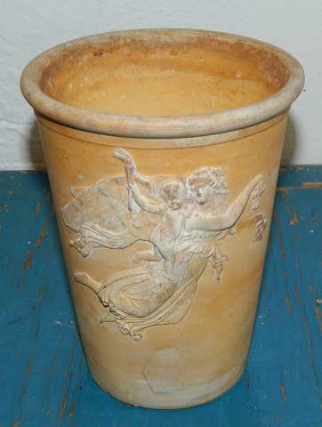 Flower pot in terracotta from P. Ipsen, Copenhagen.