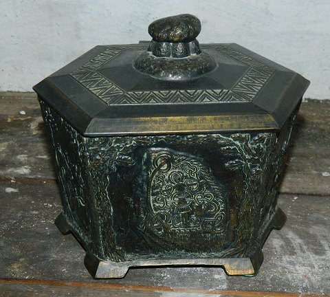 Vikings: Metal Box with Viking motifs and stone setting