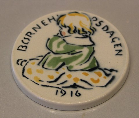 1916 Aluminia Royal Copenhagen faience Children Days plates 1916 b Child Sitting 
 8,7 cm Oscar Willerup
