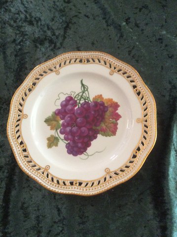 Royal Copenhagen Flora Danica Fruit Plate No 429/3584. Measures 22cm and is in 
perfect condition. Pre 1900  No 105