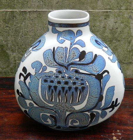 Royal Copenhagen Tenera vase in faiance by Kari Christensen