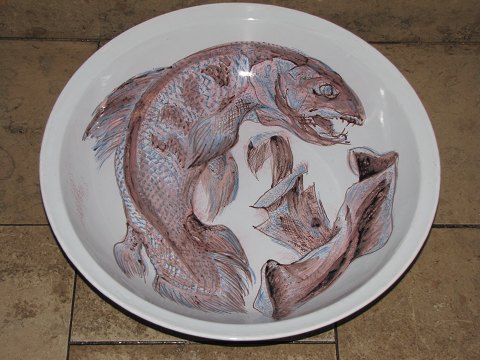 Aluminia art pottery
Unique HUGE bowl with game fish by Thorkild Olsen