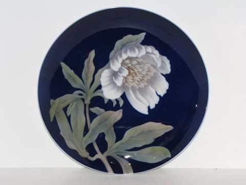 Royal Copenhagen 
Large flower plate