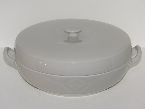 Gemma
Large lidded bowl