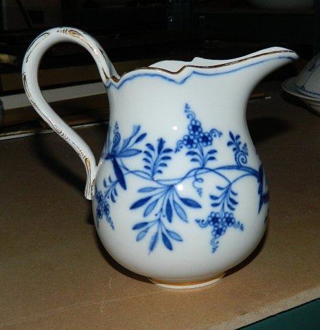 Creamer in porcelain from Meissen porcelain factory