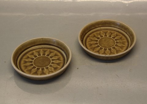 Trays 10.2 cm Bing & Grøndahl Relief Quistgaard for B&G / Nissen Kronjyden 
Stoneware