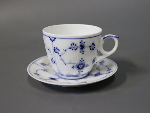 Royal Copenhagen blue fluted coffee cup.
5000m2 showroom.