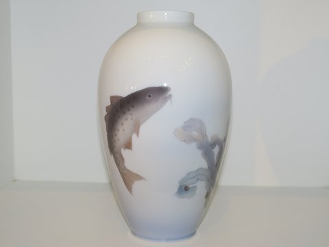 Royal Copenhagen
Vase with trout