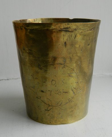 Cup in brass from 1781