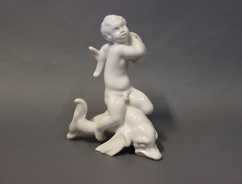 Boy on dolphin, no.: 58, by Kai Nielsen for B&G.
5000m2 showroom.
Great condition
