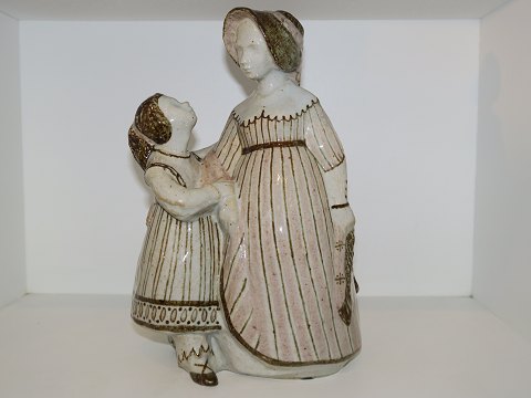 Bing & Grondahl stoneware
Large figurine - mother and girl
