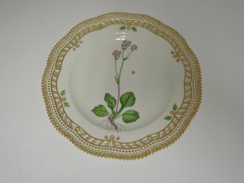 Royal Copenhagen 
Flora Danica 
Lunch plate 
# 3554