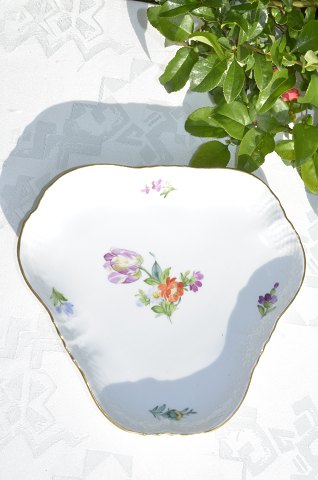 Royal Copenhagen porcelain, Leight Saxon Flower Dishl  1526