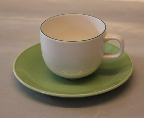 Årstiderne   4 ALL Seasons Royal Copenhagen 072 Kaffekop 6,5 x 7,5 cm hel grøn 
underkop 14.8 cm (073)
