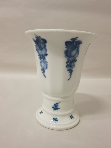 Royal Copenhagen, Blue Flower, Angular, Vase
Kongelig/RC Vase
This vase is from RC numbered as nr. 8601
H: 15,5cm