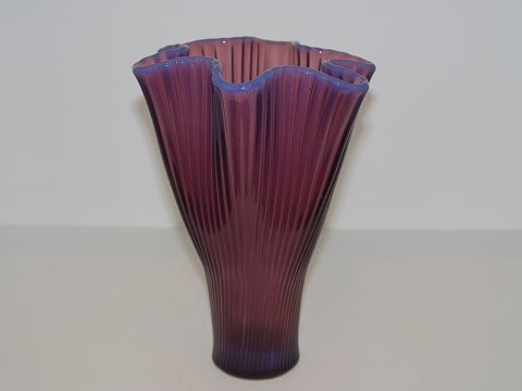 Gullaskruf Sweden
Purple Reffle vase from the 1950