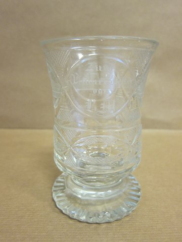 Memory-/recollection-glass with cuttings
Earlier than 1900
H: 12cm