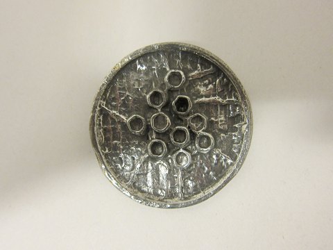 Brooch made of pewter 
Design: Poul Warmind