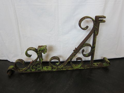 Iron decoration pieces with fine patina, 1890-1910
Set of 2 pieces
For decoration on your house or inside in your home
Can be used horisontal or vertical
H: 80cm, B: 39,5cm (measured vertically)