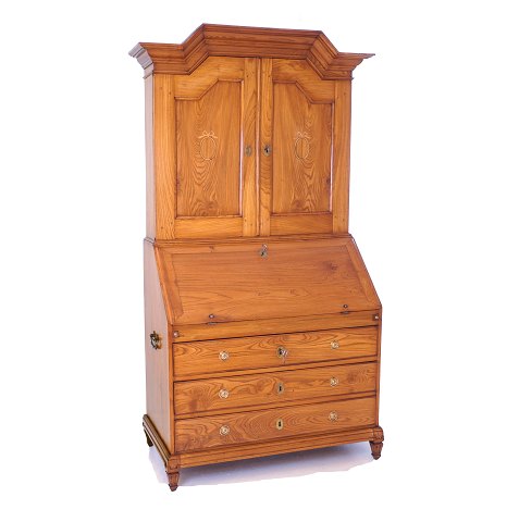 A Louis XVI elm bureau. Denmark circa 1770-80. H: 
210cm. B: 107cm. D: 101cm