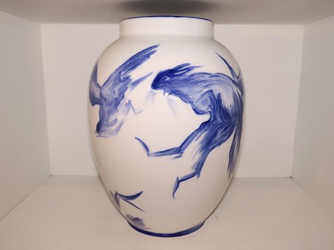 Bing & Grondahl
Artistic and unique blue and white vase decorated with wild animals and bird