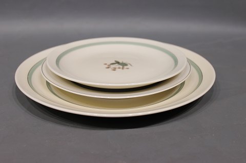 Royal Copenhagen "Hjertegræs" plates, no.: 884/9483, -9581 and - 9628.
5000m2 showroom.