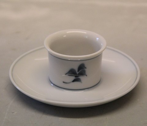 Royal Copenhagen Noblesse 112-15143 Egg cup on fixed stand  4 x 12 cm