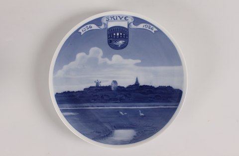 Royal Copenhagen
Platte 
Skive 1326-1926