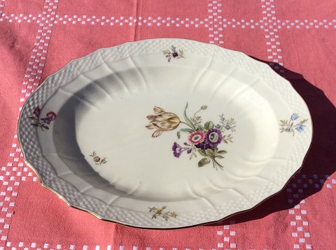 Royal Copenhagen
Frisenborg
Oval Dish
# 910/1555
*100 DKK