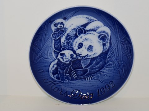 Bing & Grondahl
Mothers Day Plate  1992