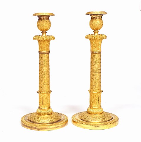 Et par store lueforgyldte Louis XVI lysestager. 
Paris ca. år 1800. H: 33cm