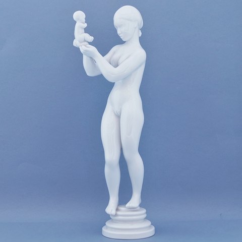 Bing & Grøndahl, Kai Nielsen; Blanc de chine porcelæns figur, Leda med æblet 
#108