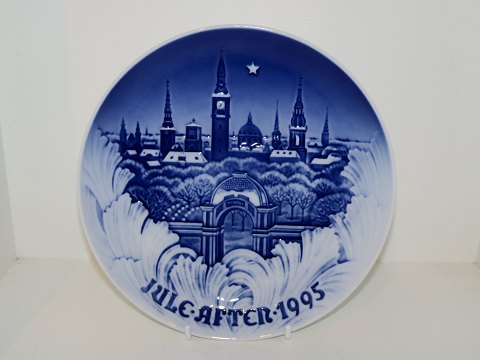 Bing & Grondahl Christmas Plate
1995