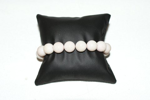 Bracelet with white corals
