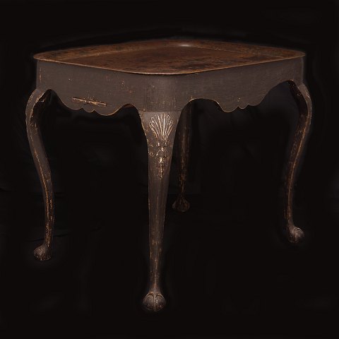 A black decorated Rococo table with metal tray 
top. Denmark circa 1760. H: 72,5cm. Top: 67x84cm