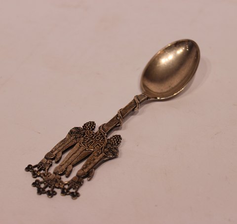 A. Michelsen christmas spoon, 1915.
5000m2 showroom.
