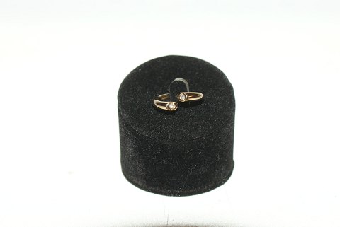 Elegant dame ring med sten 14 k guld
stemplet KL 858
Knud Lind
Str 54
