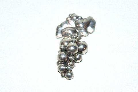 Georg Jensen Sterling Sølv Grape Broche No 217B.
