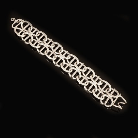 A Danish design bracelet, sterlingsilver. L: 20cm. 
W: 109gr