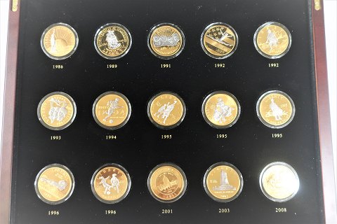 USA. $ ½ commemorative coins 1986-2008. Gold plated with 24K gold and platinum. 
15 pieces.