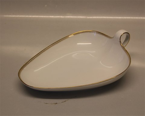 199 Heart shaped bowl 26 x 19 cm B&G Minuet White form, saw tooth gold rim, form 
601 
