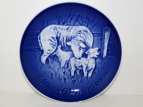 Bing & Grondahl
Mothers Day Plate 1987