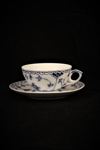 Royal Copenhagen Blue Fluted, Half Lace Teacup. 
Cup Dia.:10cm.
RC# 1/525.