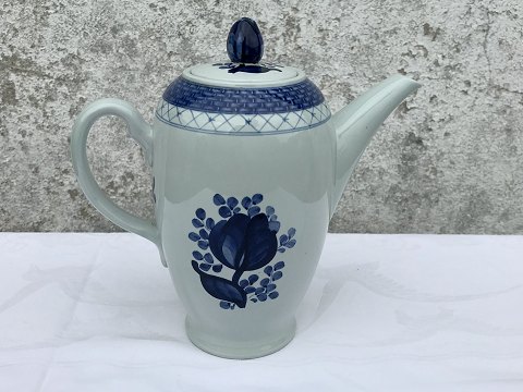 Royal Copenhagen
Tranquebar
Coffee pot
# 11/1105
* 275kr