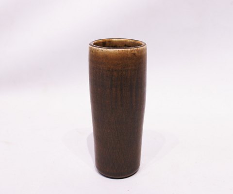 Ceramic vase in brown colors by Edith Sonne for Saxbo.
5000m2 showroom.